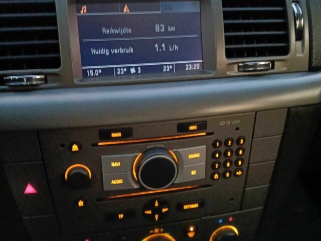 Серый Опель Вектра, объемом двигателя 1.9 л и пробегом 315 тыс. км за 4200 $, фото 8 на Automoto.ua