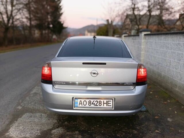Серый Опель Вектра, объемом двигателя 1.9 л и пробегом 315 тыс. км за 4200 $, фото 6 на Automoto.ua