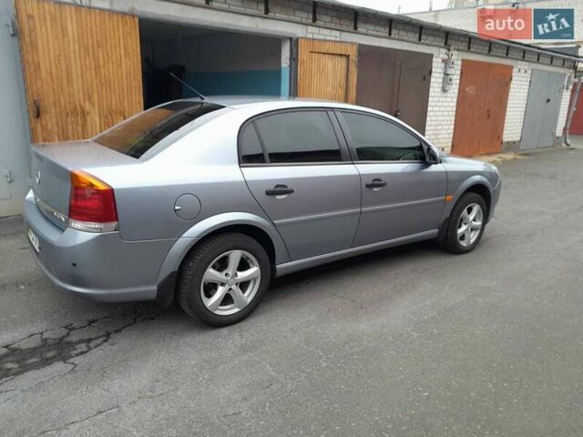 Серый Опель Вектра, объемом двигателя 1.8 л и пробегом 293 тыс. км за 5500 $, фото 4 на Automoto.ua