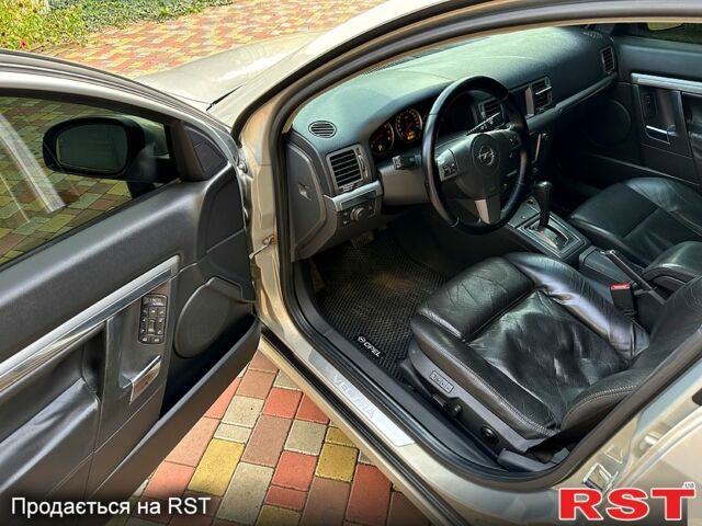 Сірий Опель Вектра, об'ємом двигуна 2.8 л та пробігом 185 тис. км за 7200 $, фото 10 на Automoto.ua