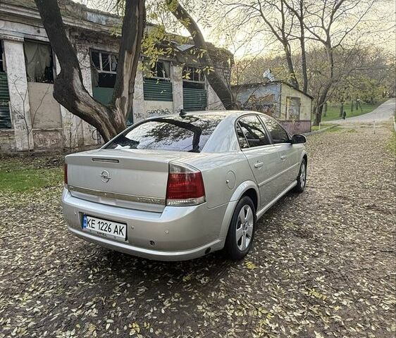 Серый Опель Вектра, объемом двигателя 2.2 л и пробегом 165 тыс. км за 4900 $, фото 4 на Automoto.ua