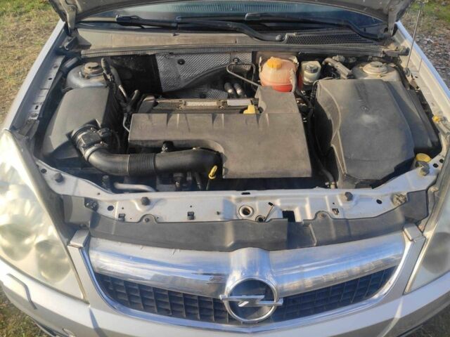 Сірий Опель Вектра, об'ємом двигуна 2.2 л та пробігом 202 тис. км за 4000 $, фото 12 на Automoto.ua