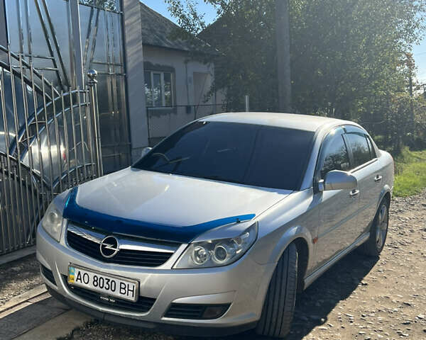 Сірий Опель Вектра, об'ємом двигуна 2.2 л та пробігом 257 тис. км за 4000 $, фото 9 на Automoto.ua