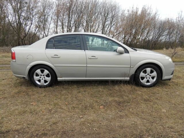 Сірий Опель Вектра, об'ємом двигуна 2.2 л та пробігом 323 тис. км за 4200 $, фото 4 на Automoto.ua