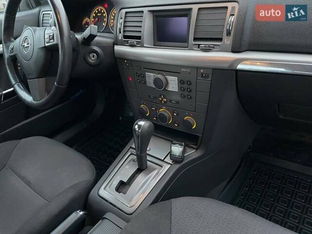 Сірий Опель Вектра, об'ємом двигуна 2.2 л та пробігом 170 тис. км за 4899 $, фото 9 на Automoto.ua