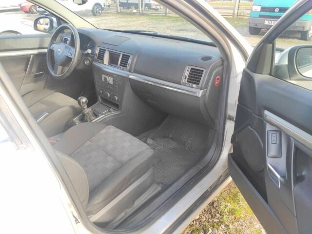 Сірий Опель Вектра, об'ємом двигуна 2.2 л та пробігом 202 тис. км за 4000 $, фото 9 на Automoto.ua