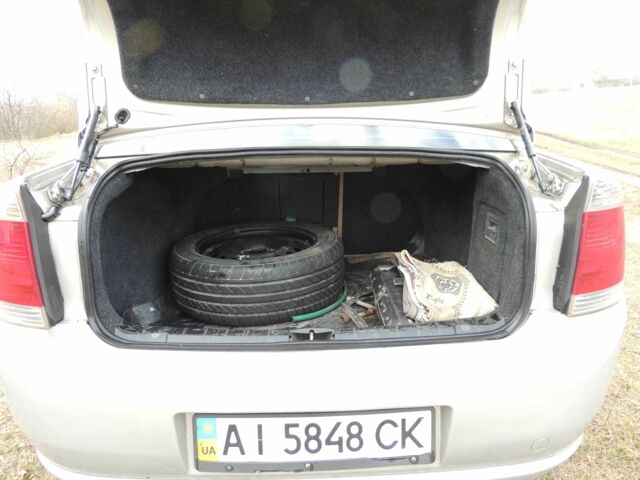 Сірий Опель Вектра, об'ємом двигуна 2.2 л та пробігом 323 тис. км за 4200 $, фото 13 на Automoto.ua