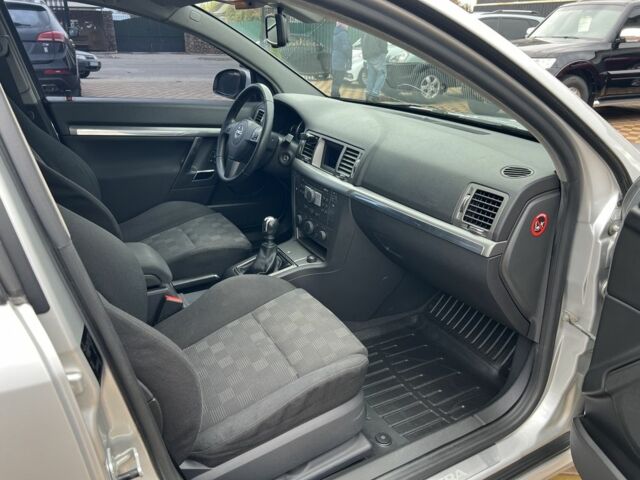 Сірий Опель Вектра, об'ємом двигуна 2.2 л та пробігом 112 тис. км за 6750 $, фото 11 на Automoto.ua