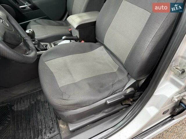Сірий Опель Вектра, об'ємом двигуна 1.6 л та пробігом 300 тис. км за 4500 $, фото 7 на Automoto.ua