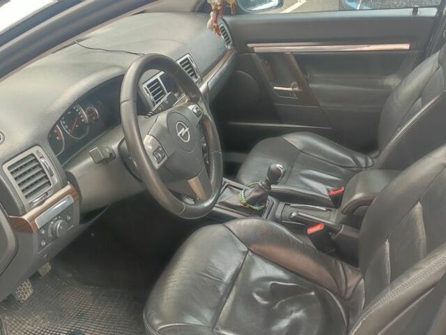 Серый Опель Вектра, объемом двигателя 2.2 л и пробегом 272 тыс. км за 5500 $, фото 7 на Automoto.ua