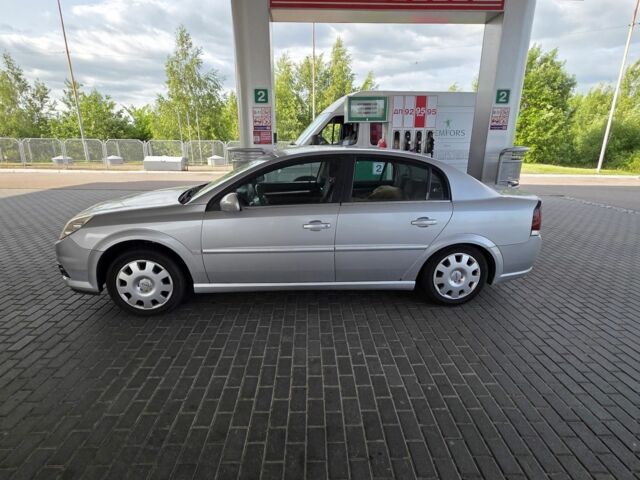 Серый Опель Вектра, объемом двигателя 0 л и пробегом 200 тыс. км за 2100 $, фото 1 на Automoto.ua