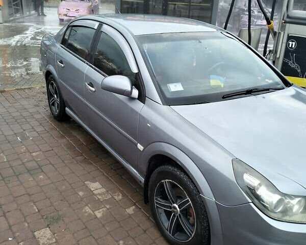 Серый Опель Вектра, объемом двигателя 1.6 л и пробегом 220 тыс. км за 4000 $, фото 1 на Automoto.ua