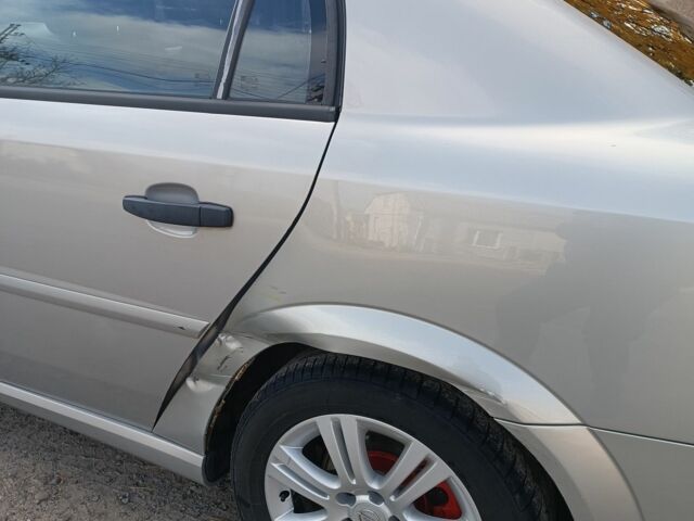 Сірий Опель Вектра, об'ємом двигуна 2.2 л та пробігом 240 тис. км за 4300 $, фото 5 на Automoto.ua