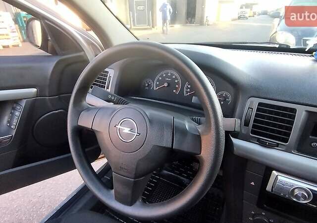 Сірий Опель Вектра, об'ємом двигуна 1.8 л та пробігом 147 тис. км за 3999 $, фото 12 на Automoto.ua