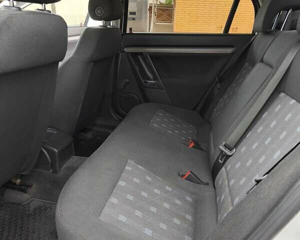 Серый Опель Вектра, объемом двигателя 2.2 л и пробегом 238 тыс. км за 6000 $, фото 14 на Automoto.ua