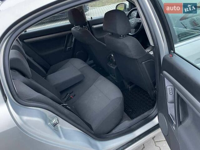 Сірий Опель Вектра, об'ємом двигуна 2.2 л та пробігом 170 тис. км за 4899 $, фото 11 на Automoto.ua