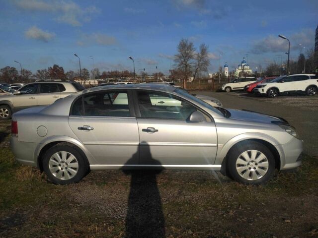 Сірий Опель Вектра, об'ємом двигуна 2.2 л та пробігом 202 тис. км за 4000 $, фото 4 на Automoto.ua