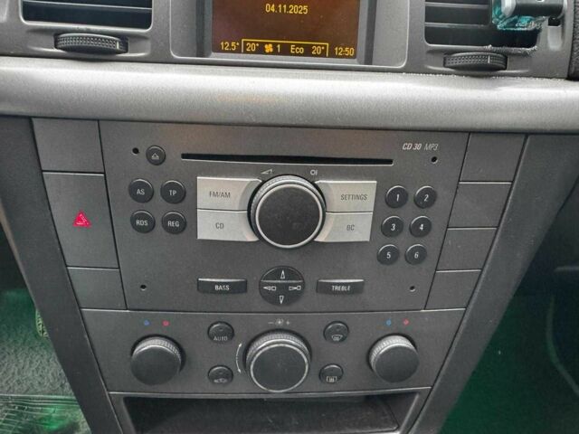 Серый Опель Вектра, объемом двигателя 1.8 л и пробегом 294 тыс. км за 5690 $, фото 20 на Automoto.ua