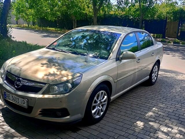 Сірий Опель Вектра, об'ємом двигуна 2.2 л та пробігом 158 тис. км за 5500 $, фото 2 на Automoto.ua