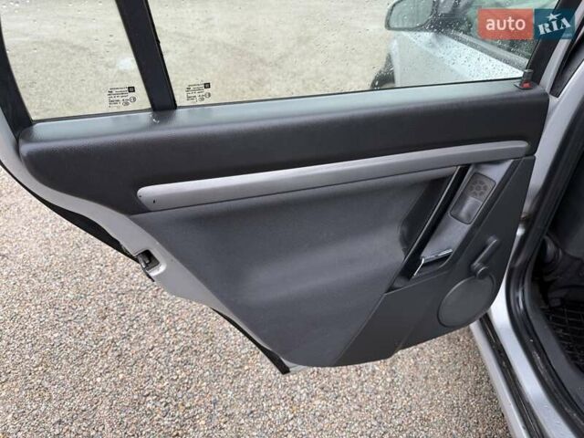 Сірий Опель Вектра, об'ємом двигуна 1.6 л та пробігом 300 тис. км за 4500 $, фото 8 на Automoto.ua