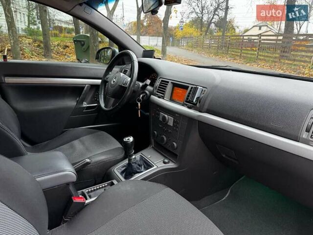 Серый Опель Вектра, объемом двигателя 1.8 л и пробегом 294 тыс. км за 5690 $, фото 29 на Automoto.ua