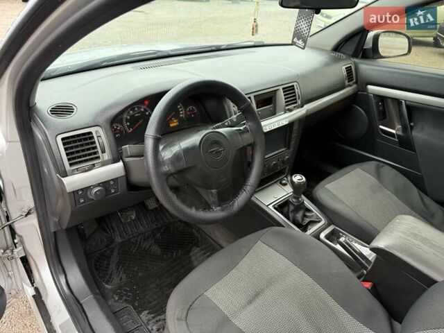 Сірий Опель Вектра, об'ємом двигуна 1.6 л та пробігом 300 тис. км за 4500 $, фото 5 на Automoto.ua