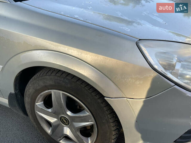 Опель Вектра 2006 в Полтаве на Automoto.ua Серый Опель Вектра, объемом двигателя 2.2 л и пробегом 230 тыс. км за 4500 $, фото 4 на Automoto.ua