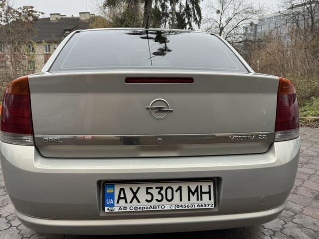 Серый Опель Вектра, объемом двигателя 2.2 л и пробегом 230 тыс. км за 4200 $, фото 7 на Automoto.ua