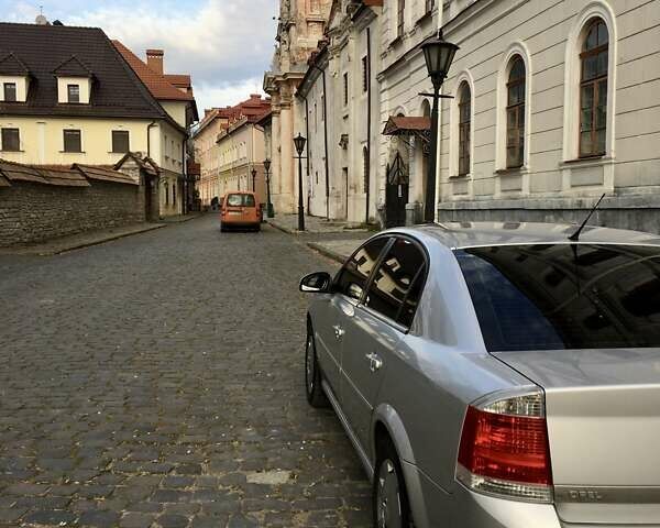 Серый Опель Вектра, объемом двигателя 0 л и пробегом 180 тыс. км за 6650 $, фото 6 на Automoto.ua