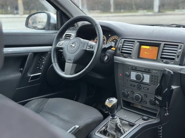 Сірий Опель Вектра, об'ємом двигуна 0 л та пробігом 123 тис. км за 2600 $, фото 3 на Automoto.ua