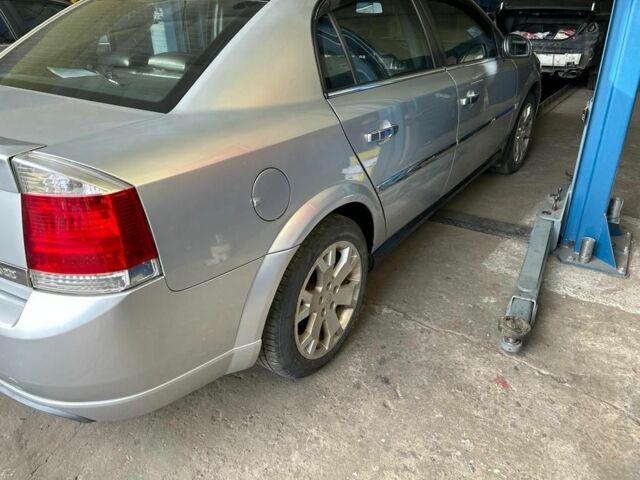 Серый Опель Вектра, объемом двигателя 2.2 л и пробегом 272 тыс. км за 5500 $, фото 4 на Automoto.ua