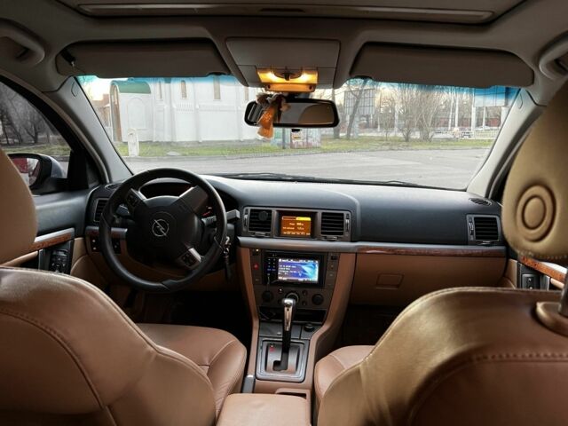 Серый Опель Вектра, объемом двигателя 2.8 л и пробегом 300 тыс. км за 7500 $, фото 6 на Automoto.ua