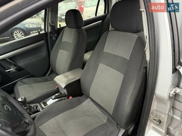 Сірий Опель Вектра, об'ємом двигуна 1.6 л та пробігом 300 тис. км за 4500 $, фото 6 на Automoto.ua