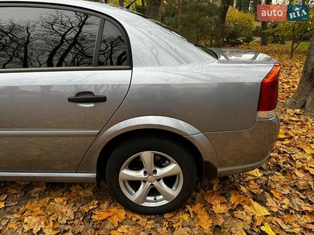 Серый Опель Вектра, объемом двигателя 1.8 л и пробегом 294 тыс. км за 5690 $, фото 9 на Automoto.ua