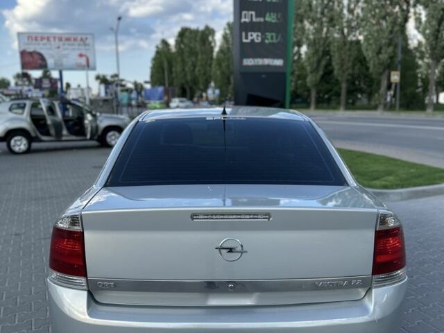Серый Опель Вектра, объемом двигателя 2.2 л и пробегом 260 тыс. км за 3800 $, фото 5 на Automoto.ua