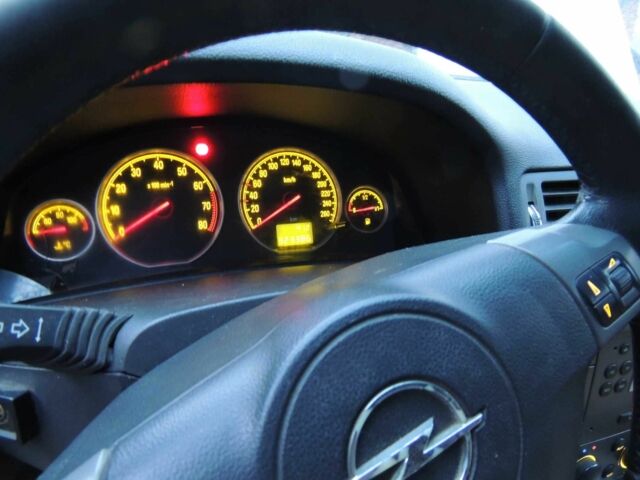 Сірий Опель Вектра, об'ємом двигуна 2.2 л та пробігом 323 тис. км за 4200 $, фото 8 на Automoto.ua