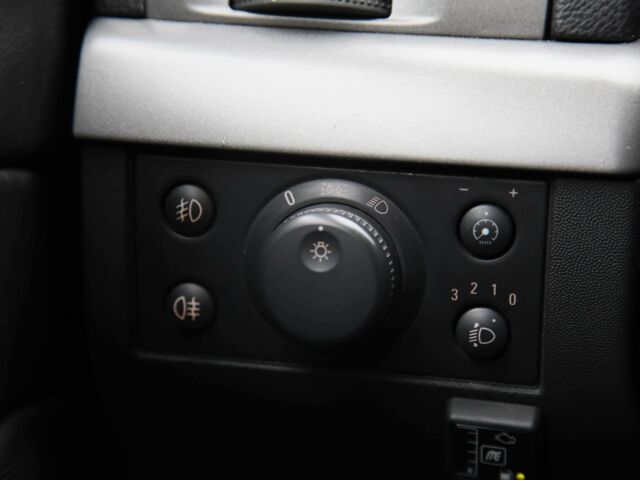 Серый Опель Вектра, объемом двигателя 2.2 л и пробегом 174 тыс. км за 5900 $, фото 19 на Automoto.ua