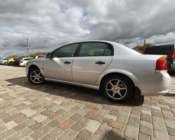 Серый Опель Вектра, объемом двигателя 2.2 л и пробегом 238 тыс. км за 6000 $, фото 1 на Automoto.ua