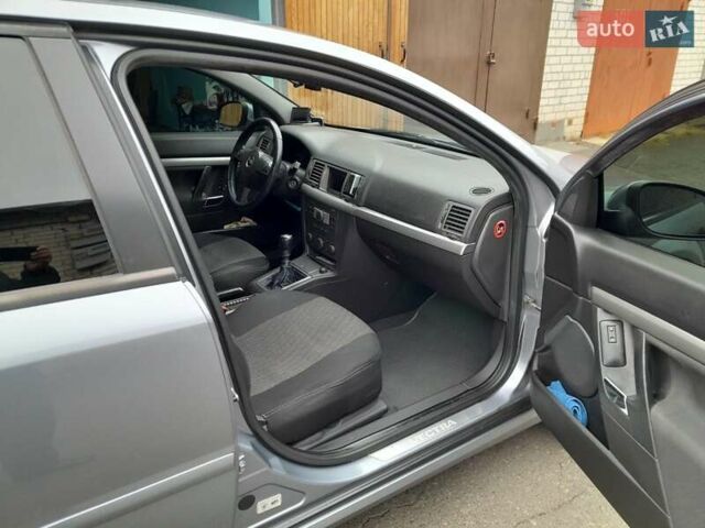 Серый Опель Вектра, объемом двигателя 1.8 л и пробегом 293 тыс. км за 5500 $, фото 12 на Automoto.ua