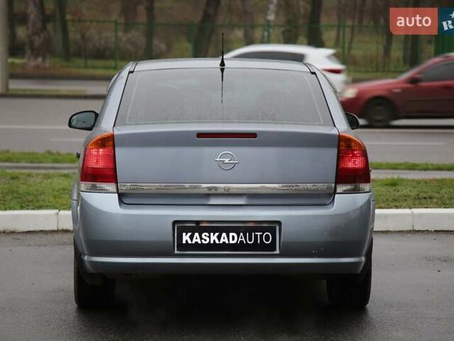 Сірий Опель Вектра, об'ємом двигуна 2.2 л та пробігом 174 тис. км за 5900 $, фото 4 на Automoto.ua