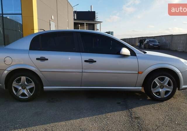 Сірий Опель Вектра, об'ємом двигуна 1.8 л та пробігом 147 тис. км за 3999 $, фото 8 на Automoto.ua