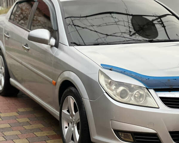 Сірий Опель Вектра, об'ємом двигуна 2.2 л та пробігом 257 тис. км за 4000 $, фото 1 на Automoto.ua