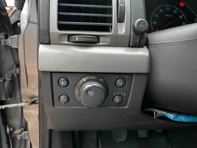 Серый Опель Вектра, объемом двигателя 1.8 л и пробегом 294 тыс. км за 5690 $, фото 14 на Automoto.ua