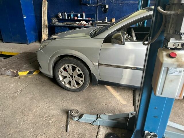 Серый Опель Вектра, объемом двигателя 2.2 л и пробегом 272 тыс. км за 5500 $, фото 5 на Automoto.ua