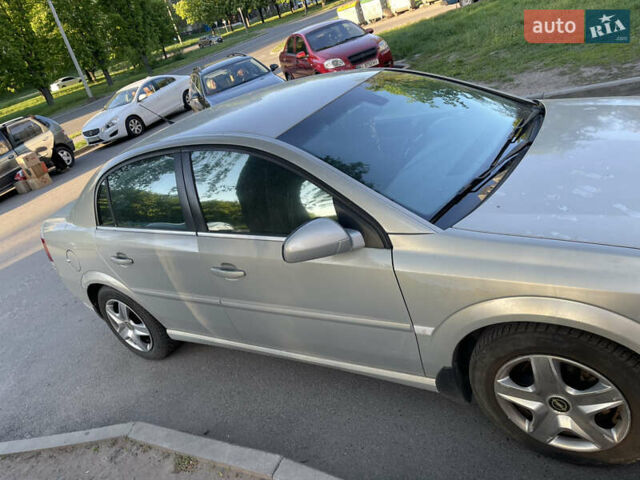 Опель Вектра 2006 в Полтаве на Automoto.ua Серый Опель Вектра, объемом двигателя 2.2 л и пробегом 230 тыс. км за 4500 $, фото 1 на Automoto.ua