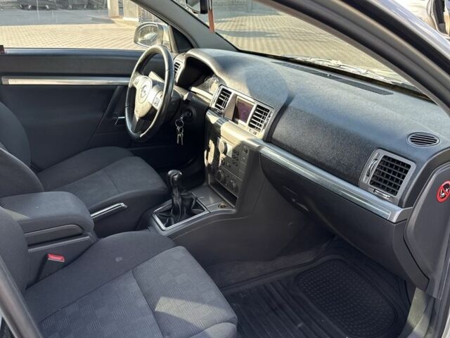 Серый Опель Вектра, объемом двигателя 2.2 л и пробегом 260 тыс. км за 3800 $, фото 13 на Automoto.ua