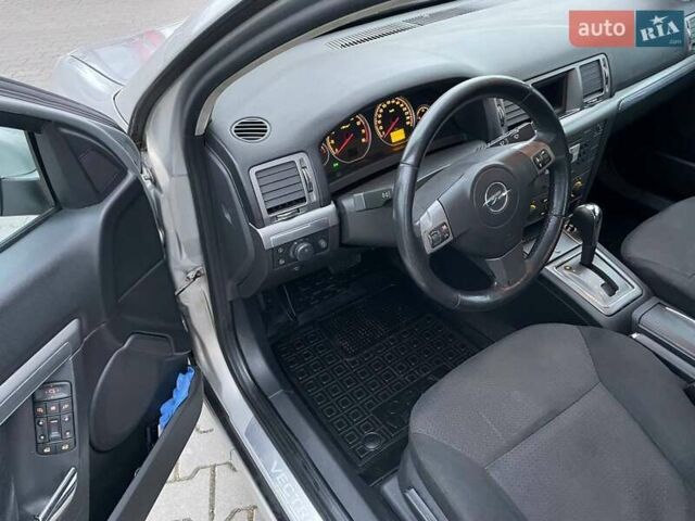 Сірий Опель Вектра, об'ємом двигуна 2.2 л та пробігом 170 тис. км за 4899 $, фото 13 на Automoto.ua