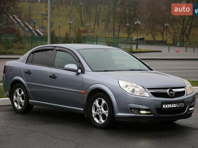 Сірий Опель Вектра, об'ємом двигуна 2.2 л та пробігом 174 тис. км за 5900 $, фото 2 на Automoto.ua
