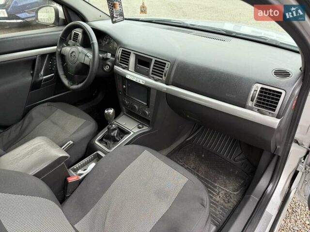 Сірий Опель Вектра, об'ємом двигуна 1.6 л та пробігом 300 тис. км за 4500 $, фото 16 на Automoto.ua