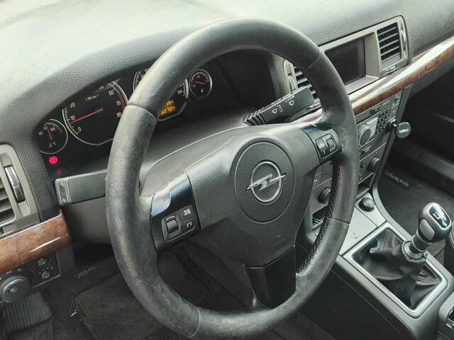 Серый Опель Вектра, объемом двигателя 1.8 л и пробегом 380 тыс. км за 5500 $, фото 3 на Automoto.ua